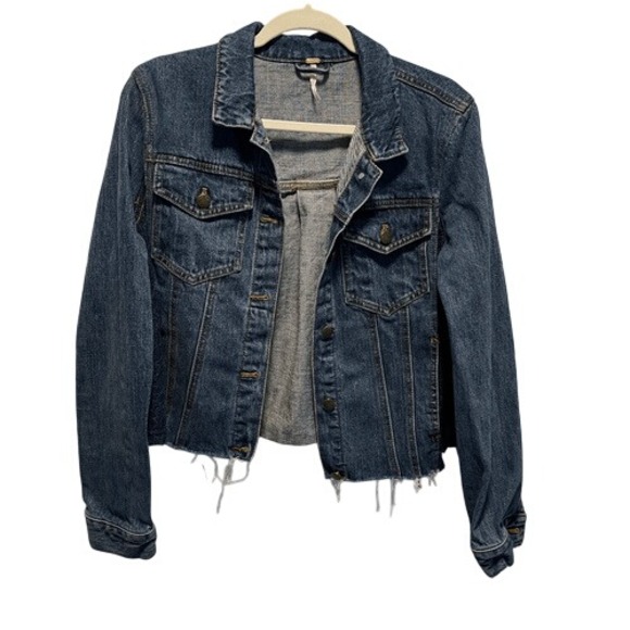 Free People Cropped Denim Jacket Lace Inset Raw Hem Medium - Picture 2 of 12